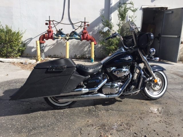 Suzuki C50 / C90 Boulevard 6" Out & Down Saddlebags Fender, No Cut Outs Lids & Rail Kit - Image 3