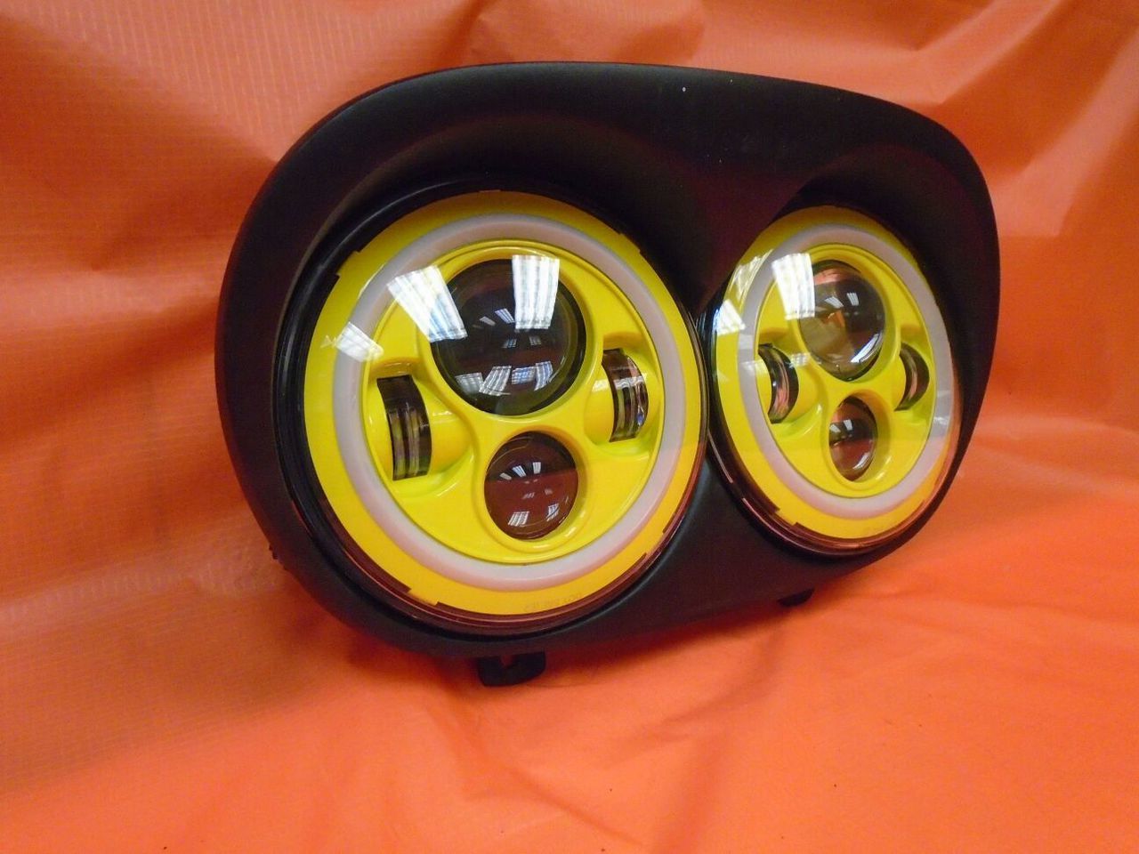 DUAL 7" YELLOW DAYMAKER 2014 - 2018 YELLOW HALO LED ROAD GLIDE Black Light Bulb Headlight Harley Bezel - Image 3