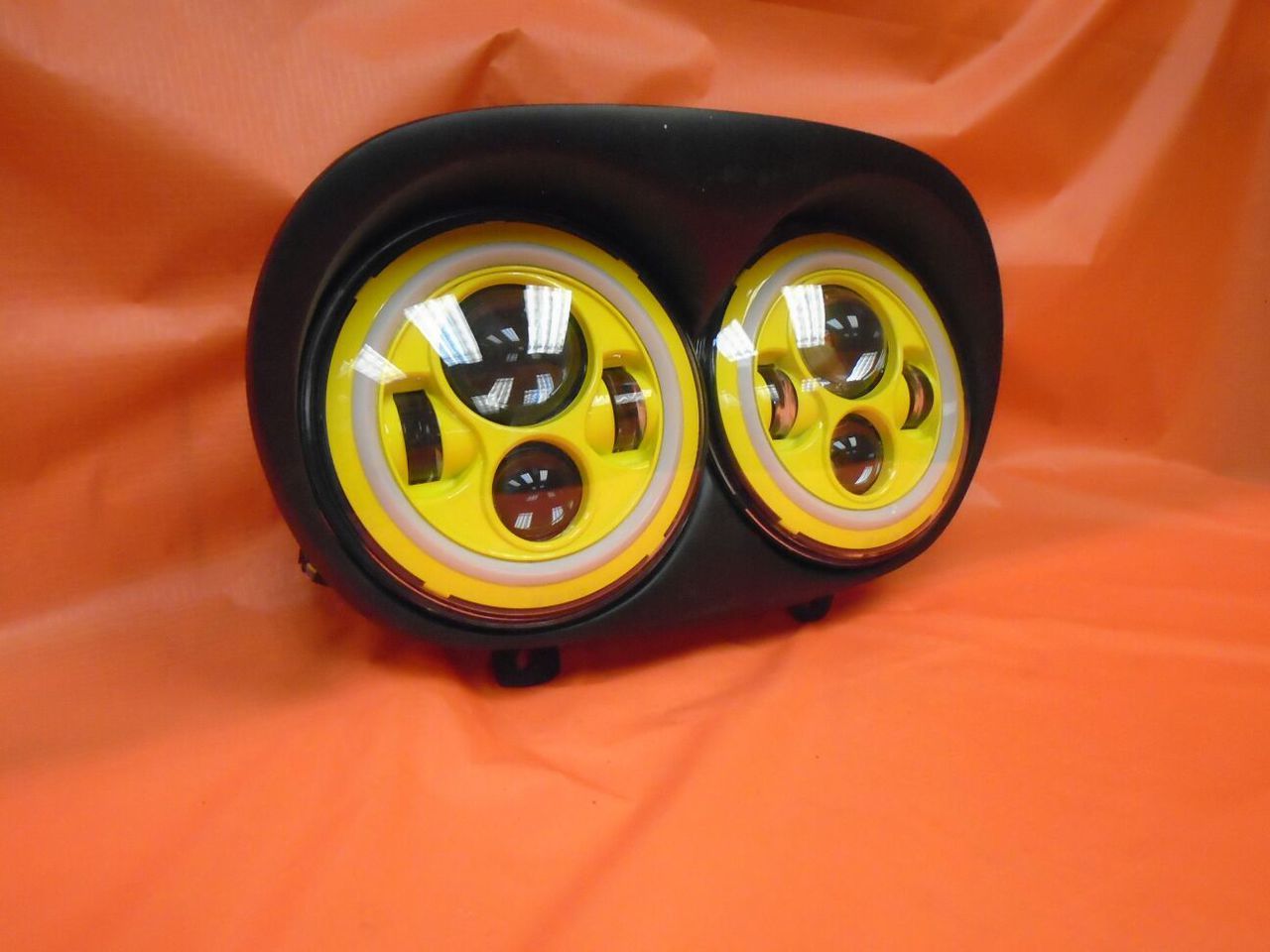 DUAL 7" YELLOW DAYMAKER 2014 - 2018 YELLOW HALO LED ROAD GLIDE Black Light Bulb Headlight Harley Bezel - Image 5