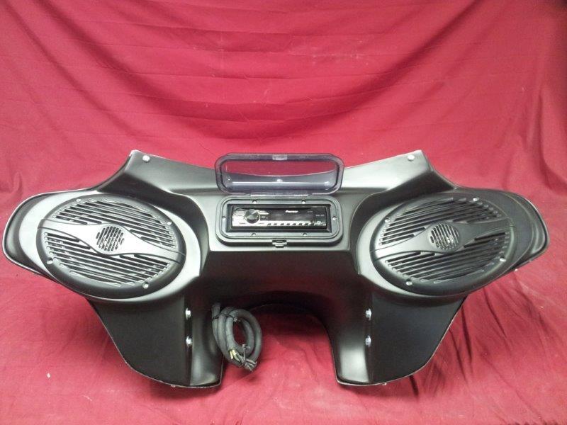 Honda VTX C / R / S 1800 & 1300 Bagger Fairing 6 x 9 Holes Batwing With Stereo - Image 6