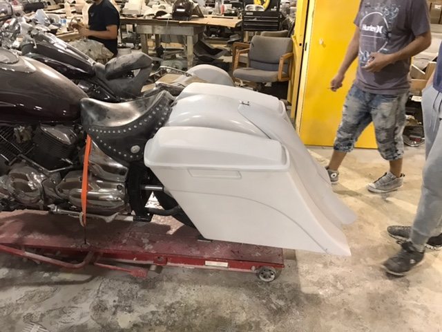 Yamaha VSTAR 1100 6" Extended Out & Down Saddlebag Kit No Cut Outs LED Rear Fender - Lids - Image 4