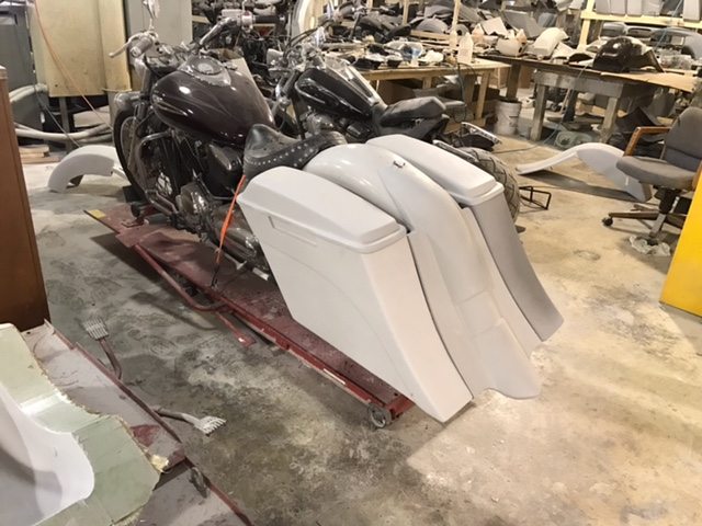 Yamaha VSTAR 1100 6" Extended Out & Down Saddlebag Kit No Cut Outs LED Rear Fender - Lids - Image 3