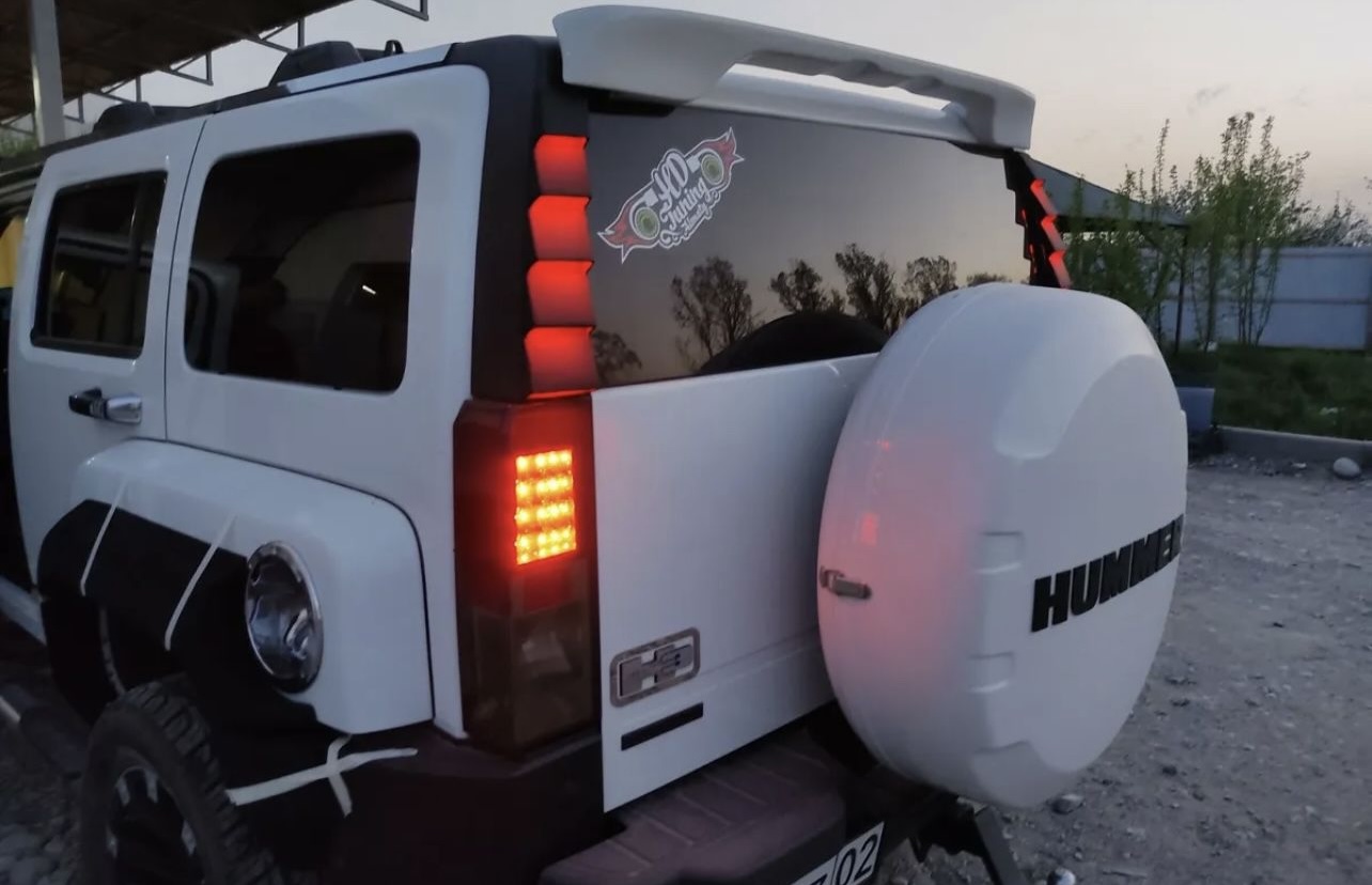 Hummer H3 rear roof wing spoiler - Image 9