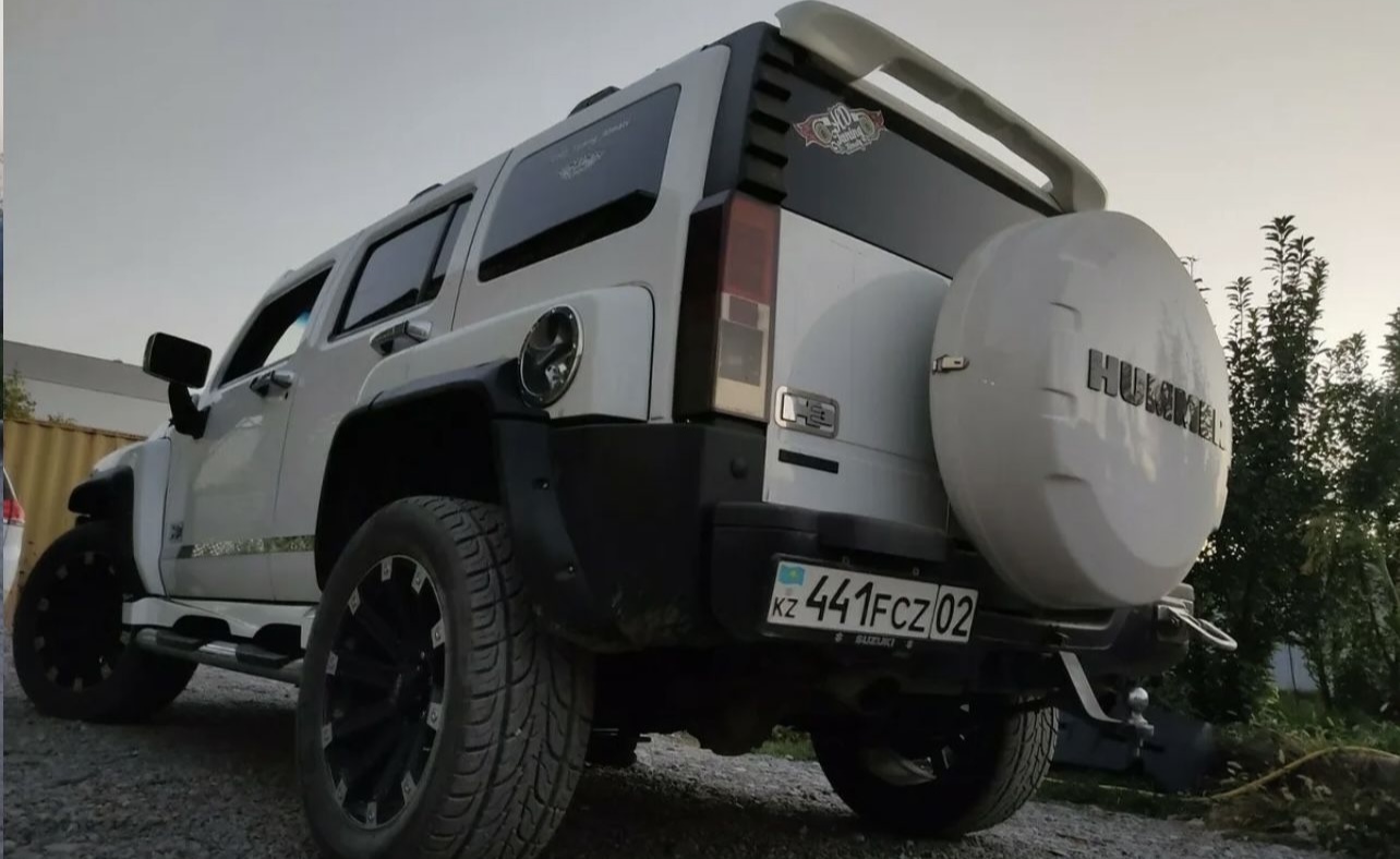 Hummer H3 rear roof wing spoiler - Image 10